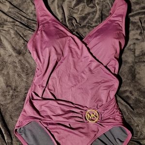 🧜🏼‍♀️🧜🏼‍♀️Michael Kors Swimsuit🧜🏼‍♀️🧜🏼‍♀️